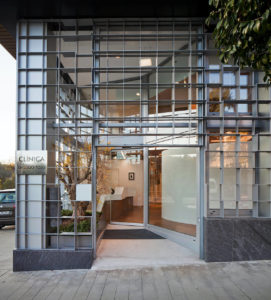 Exterior clínica 2