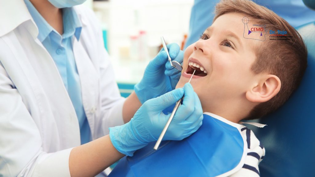 ¿Cuándo debería llevar a mi hijo por primera vez al dentista? ¿Cuándo debería llevar a mi hijo por primera vez al dentista?